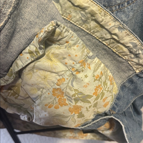 Curve Appeal Denim Jacket - Picture 7 of 8